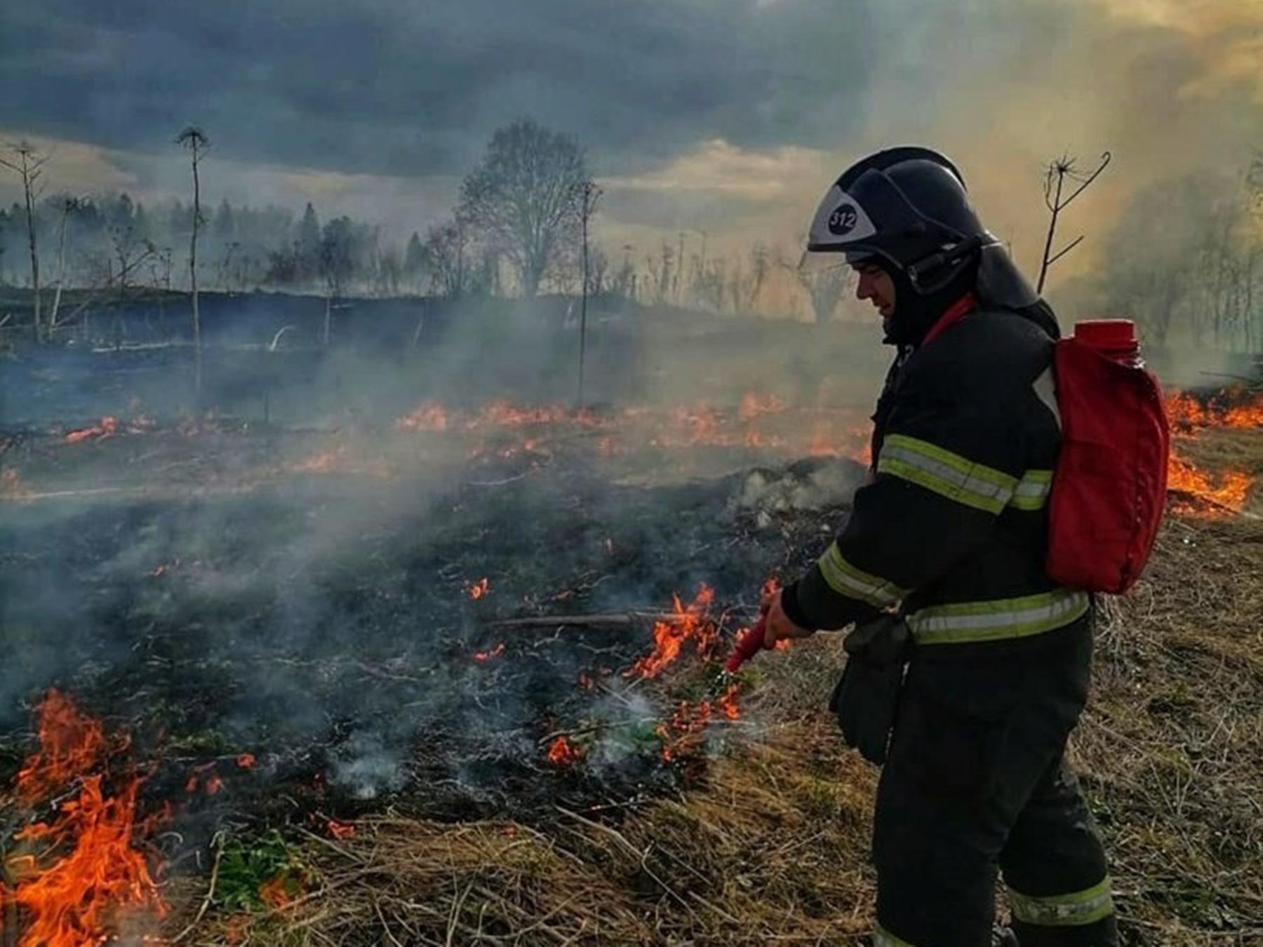 Жителей Азовского района и Приазовья предупредили о пожароопасности высшего класса