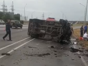 В Азовском районе в ДТП перевернулась машина инкассаторов