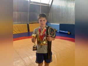 Мальчик из Азовского района победил в межрегиональном турнире по борьбе