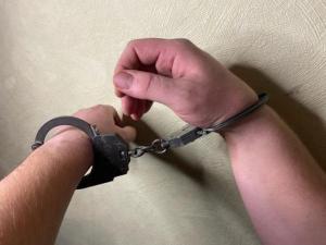 В Азове мужчину будут судить за убийство приятеля из-за ревности