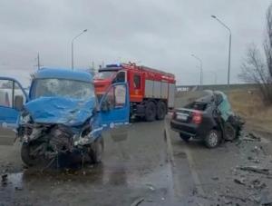 На трассе под Азовом в ДТП с машиной «Россетей» один погиб, пятеро пострадали