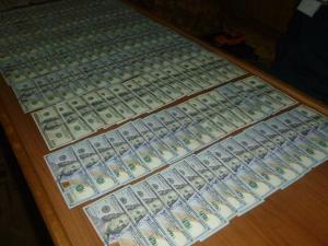 В порту Азова у капитана судна изъяли более 36 тысяч долларов