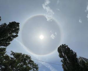 Жители Азова стали свидетелями солнечного гало