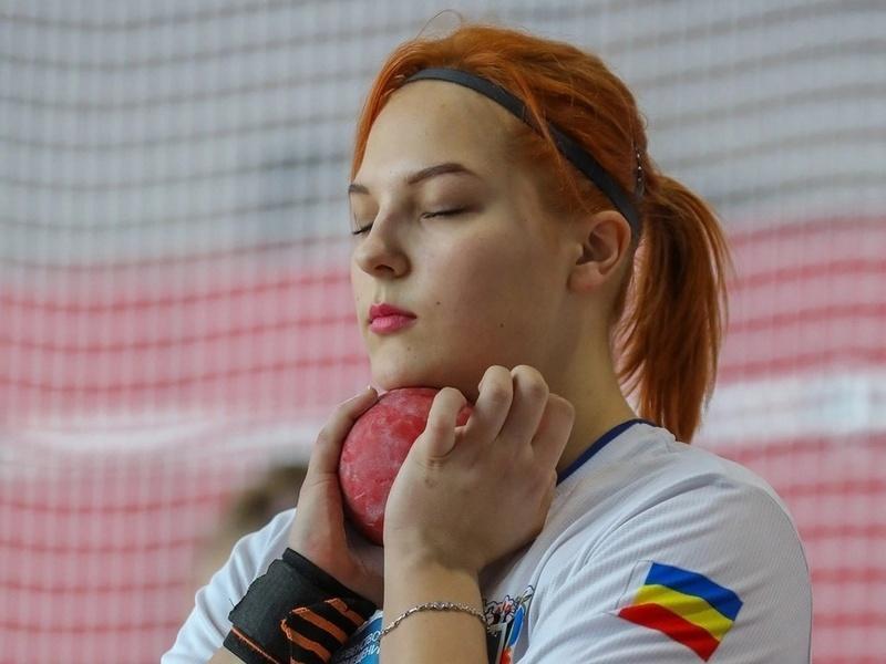 Спортсменка из Азова взяла золото в молодежном первенстве России