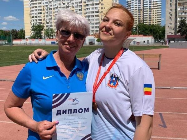 Спортсменка из Азова взяла золото в молодежном первенстве России