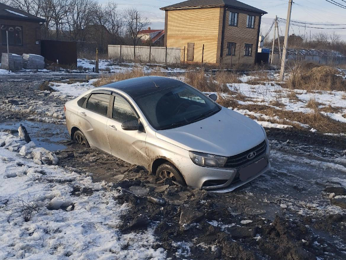 Власти Азова пообещали отремонтировать дорогу на улице Ларисы Тиммерман