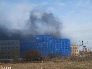 В Азове случился пожар в строящемся здании школы N°9