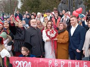 В Ростовскую область привезли огонь семейного очага «Сердце России»