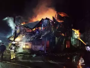 В Азове при пожаре на улице Победы погиб человек