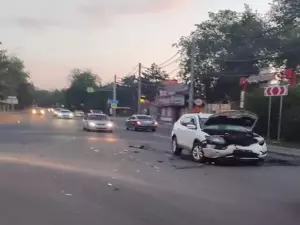 В Азове водитель иномарки и 6-летняя девочка пострадали в ДТП