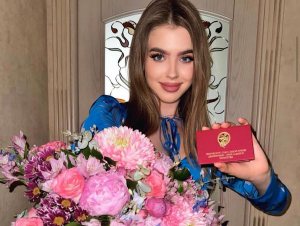 «Мисс Россия-2019» из Азова вступила в союз художников-декораторов