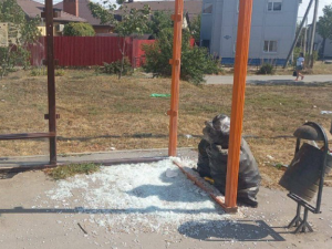 В Азове разбили остановку на Кагальницком шоссе