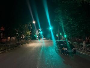В Азове 19-летний парень попал под колеса авто