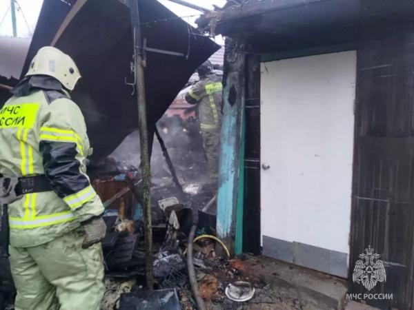 В Азове произошел пожар в районе Крепостного Вала