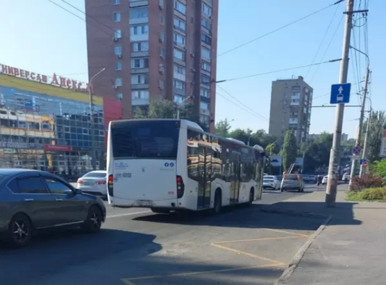 В Азове ввели новый тариф на проезд в городских автобусах