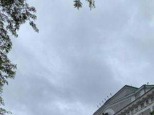 Штормовое предупреждение из-за шквалистого ветра и грозы объявили в Азове