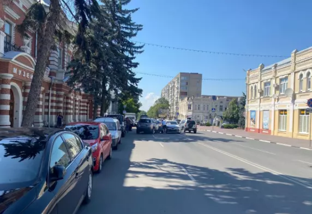 В жуткой массовой аварии  Азове пострадали женщина и ее 15-летний сын