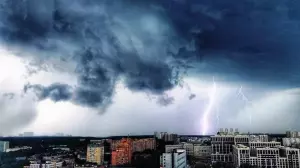 В Азове объявлено штормовое предупреждение о непогоде