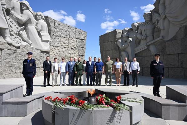 Молодежные парламенты Ростовской области и Санкт-Петербурга подписали соглашение о сотрудничестве