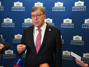 Донские депутаты приняли закон о наставничестве, инициированный Александром Ищенко