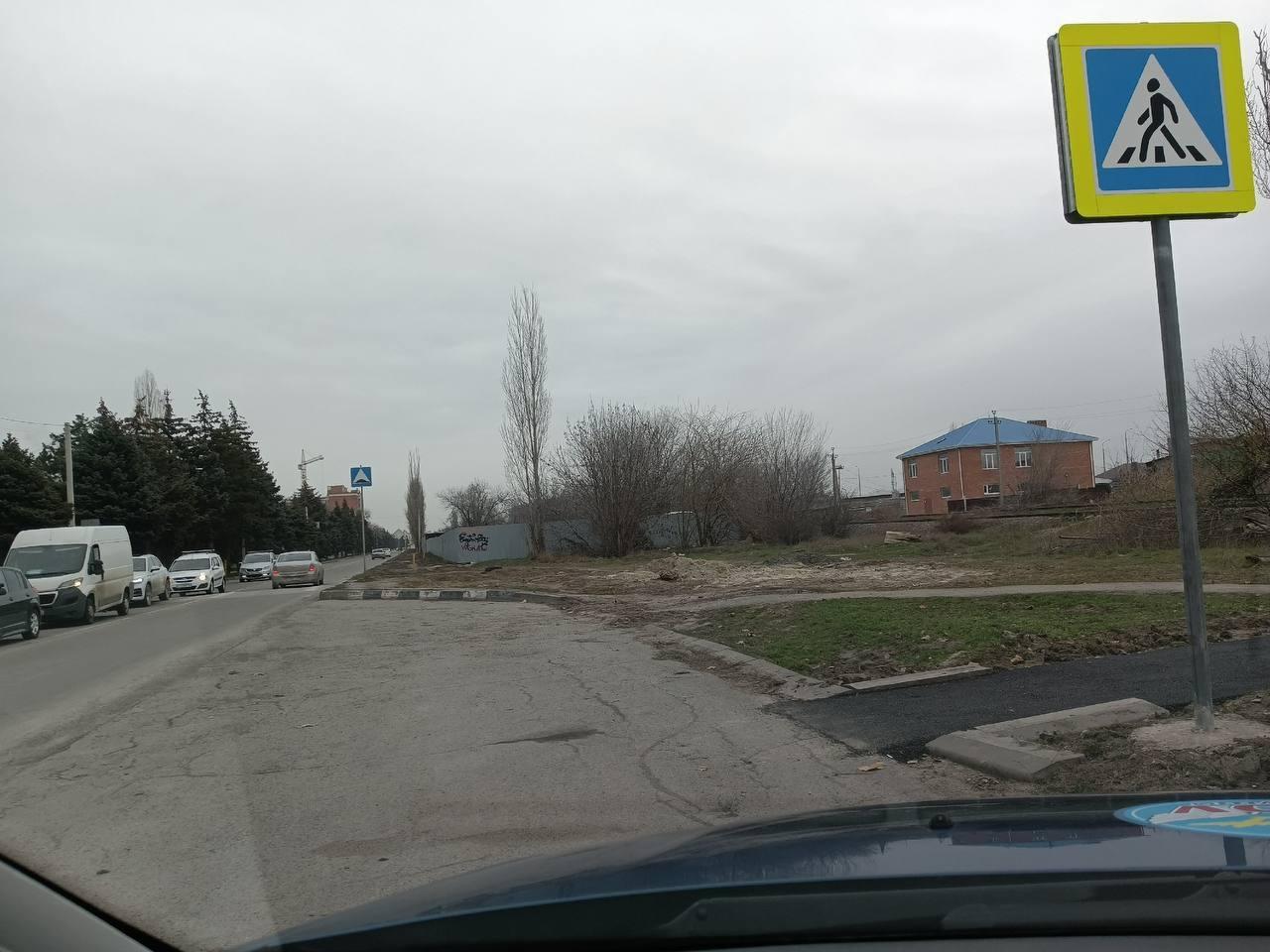 На улице Инзенской в Азове перенесли пешеходный переход