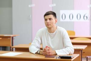 Школьники Азова могут подать заявление на сдаче ЕГЭ-2026