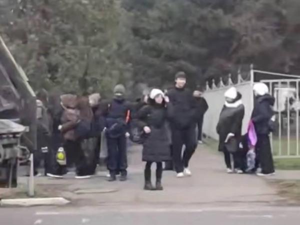 В Азове эвакуировали школу №9 из-за сообщения о минировании