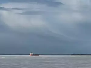 В акватории Азовского моря начался  период ледокольных проводок