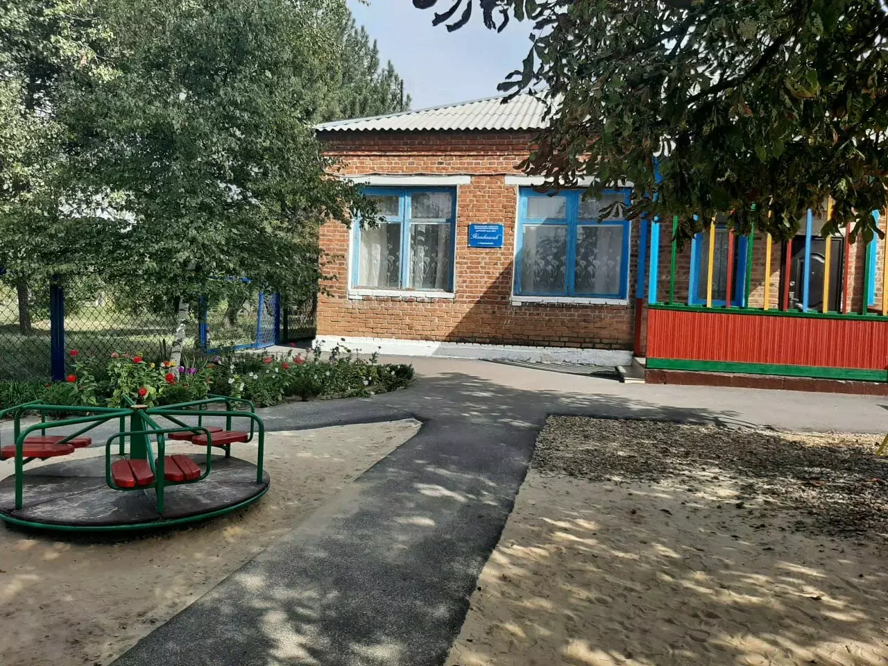 В Азовском районе взрывной волной повредило детский сад после атаки БПЛА