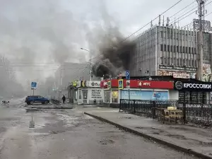 Спасатели Ростовской области спасали людей после аварий и тушили пять пожаров 6 января