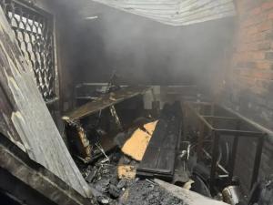 Сгорел заживо в собственном доме: в жутком пожаре в Азовском районе погиб 71-летний мужчина