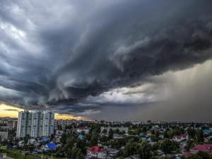 В Азове из-за непогоды объявили штормовое предупреждение из-за непогоды