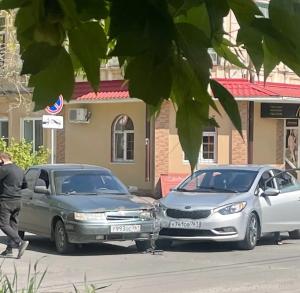 В Азове произошло ДТП с иномаркой