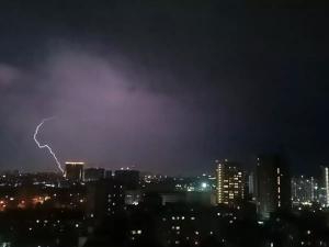 В Азовском районе продлили штормовое предупреждение до выходных